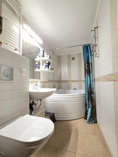 Tineretului, Oraselul Copiilor, apartament 4 camere 92 mp, parter.